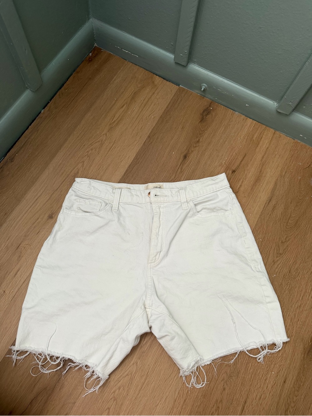 Universal Thread White Frayed Hem Denim Shorts
